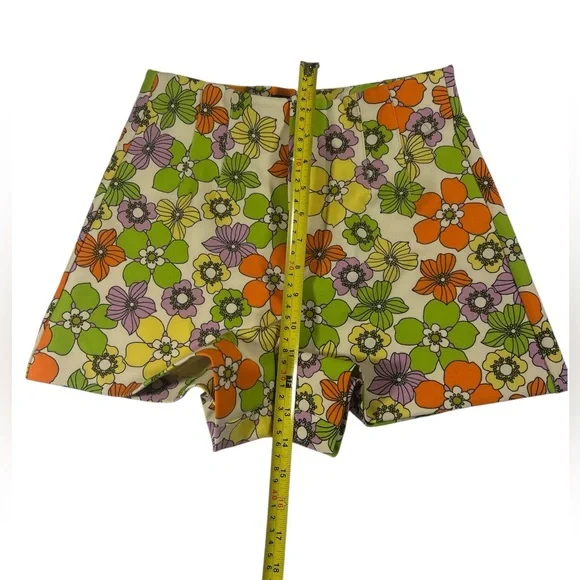 ZARA Retro Mod Floral High Waist Shorts Vibrant 70s Aesthetic XS Rare Find - Picture 3 of 8